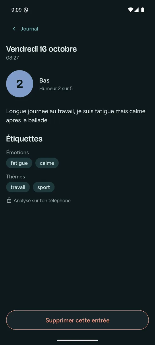 Le même détail d'entrée en thème sombre